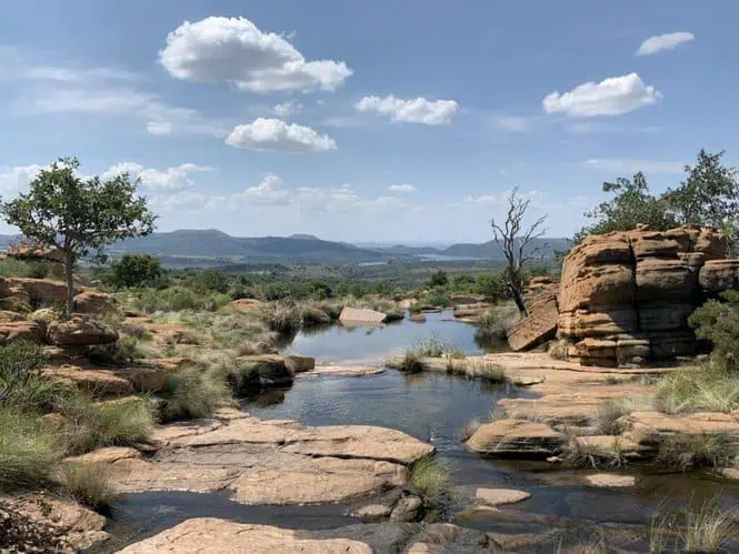 Emoyeni-4-3-1024x768